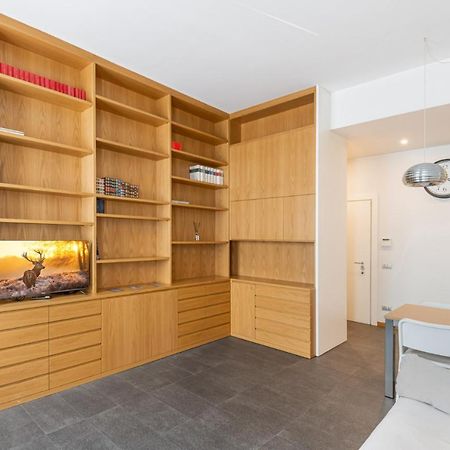 Easylife - Elegante Dimora Due Passi Dal Duomo Apartment Milan Luaran gambar