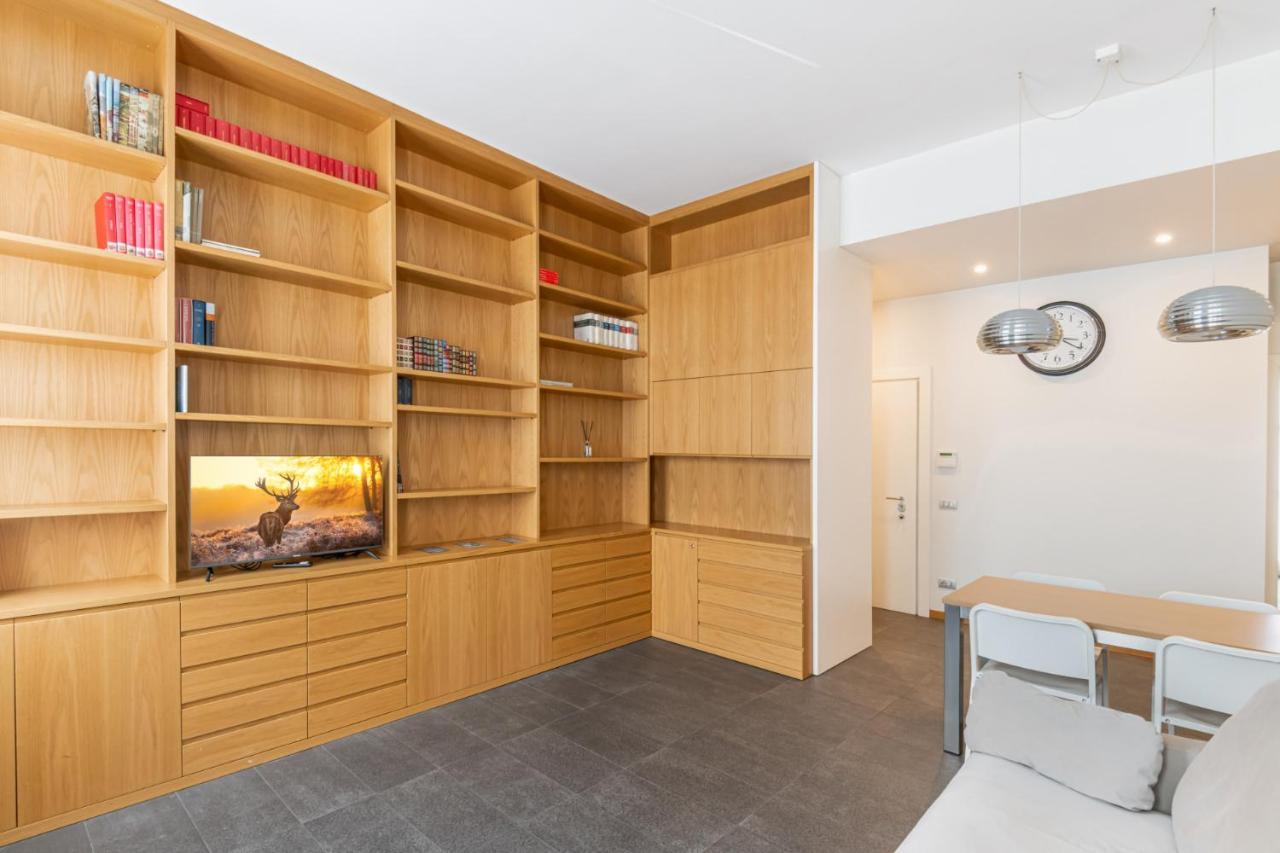 Easylife - Elegante Dimora Due Passi Dal Duomo Apartment Milan Luaran gambar