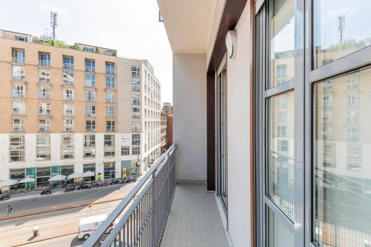 Easylife - Elegante Dimora Due Passi Dal Duomo Apartment Milan Luaran gambar