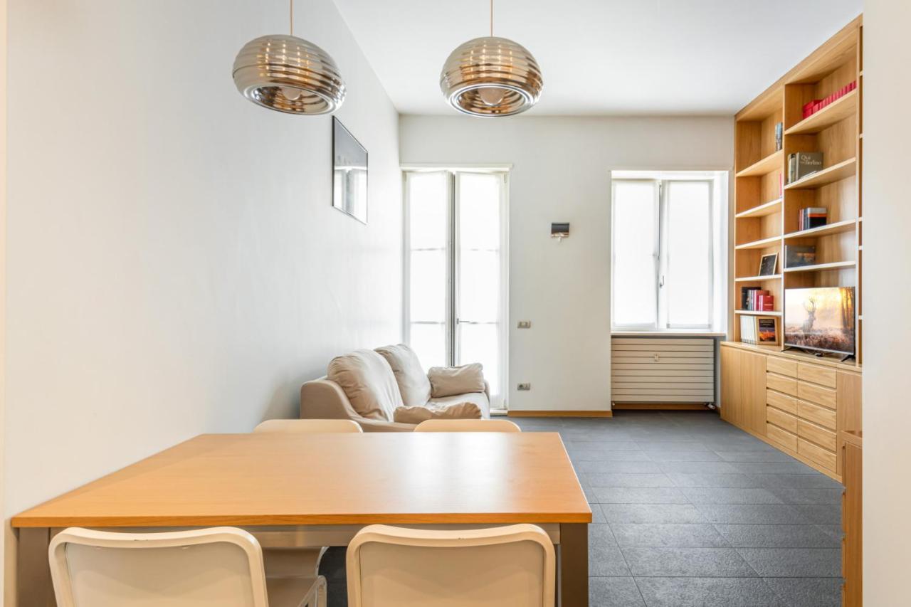 Easylife - Elegante Dimora Due Passi Dal Duomo Apartment Milan Luaran gambar